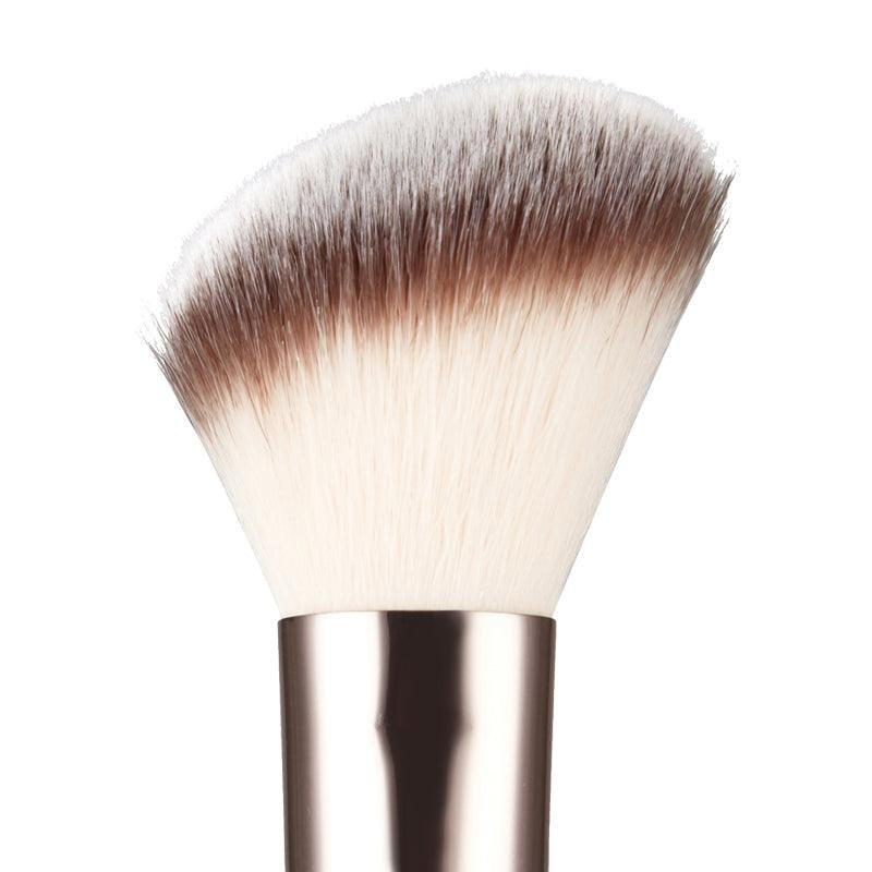 Brush-NEW-Blush-_-Contour-Brush-Close-Up_1_1800x1800